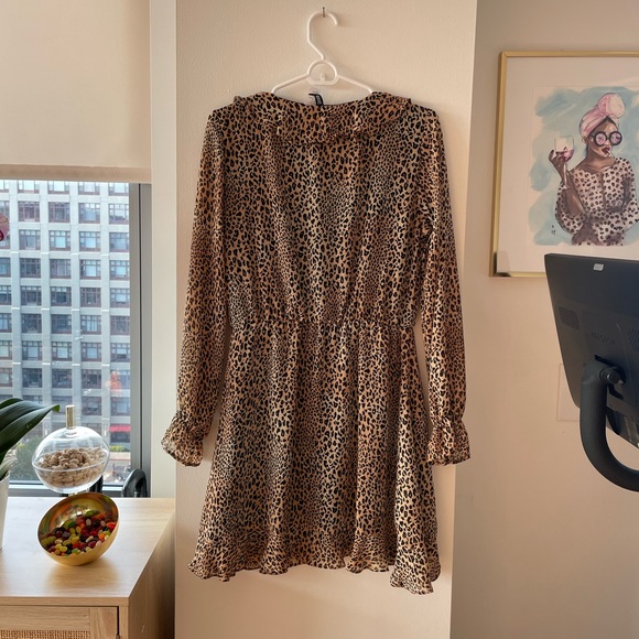 leopard long sleeve flowy dress - Picture 6 of 9